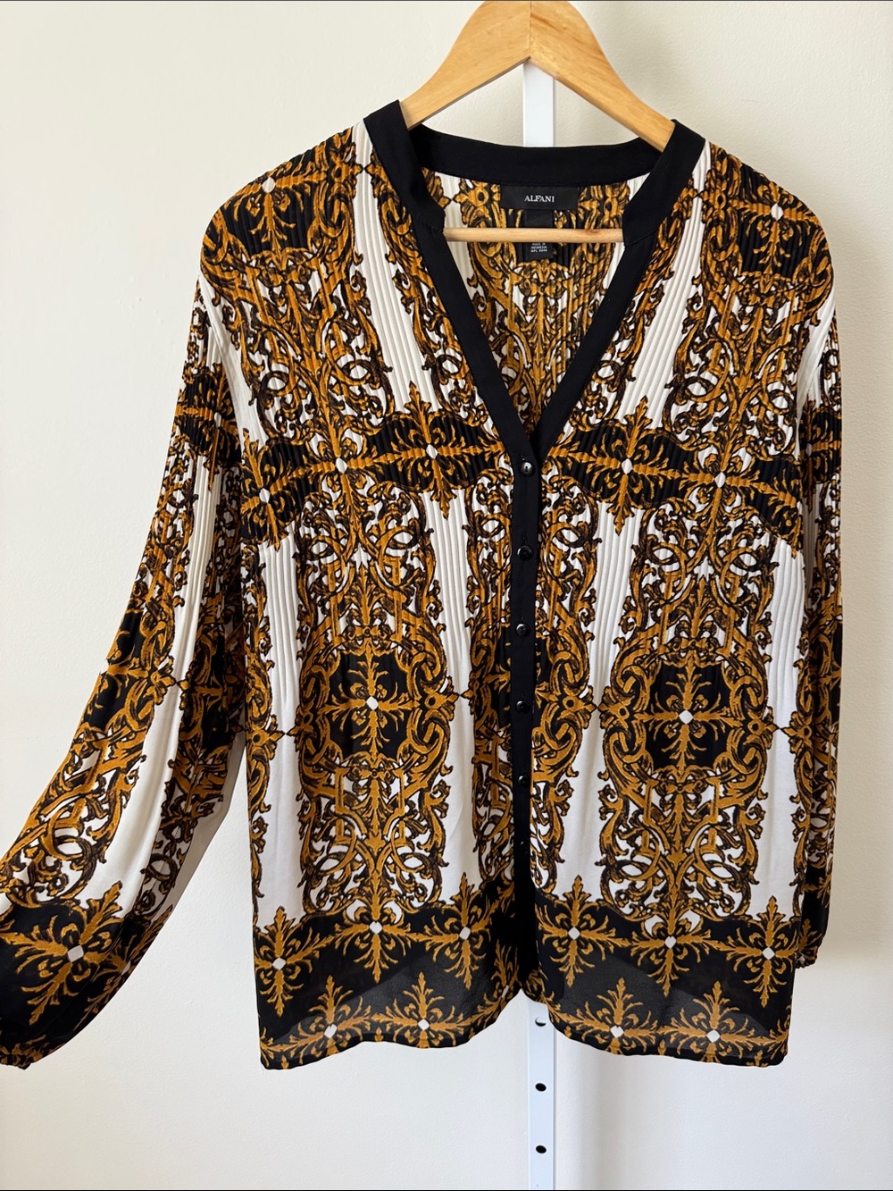 Alfani Black and Gold Ornate Print Button-Front Blouse Size Large